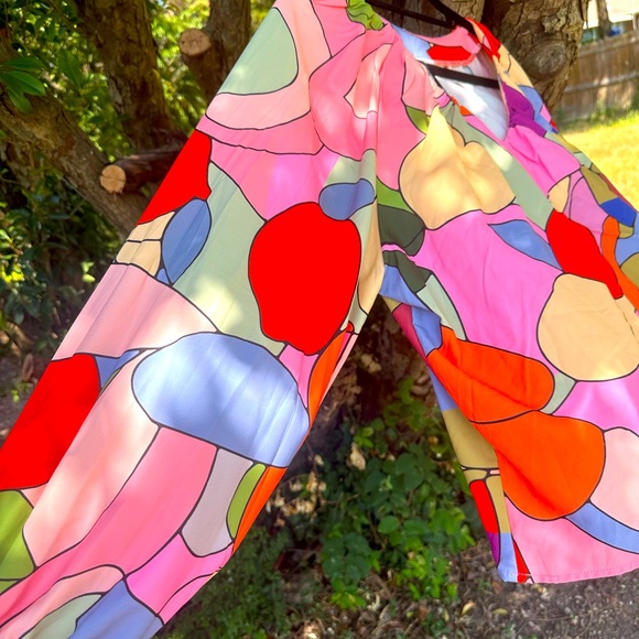 NWT STYLEWE abstract floral blouse - Picture 6 of 11